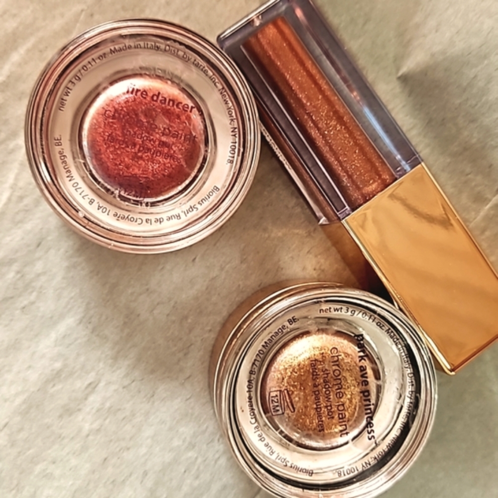 Set X3 EYESHADOW....  Tarte & Mannakadar